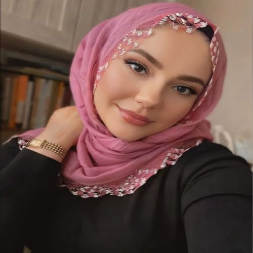 Bayramiç Zeki ve Başarılı Kadın Escort Bayan Safiye